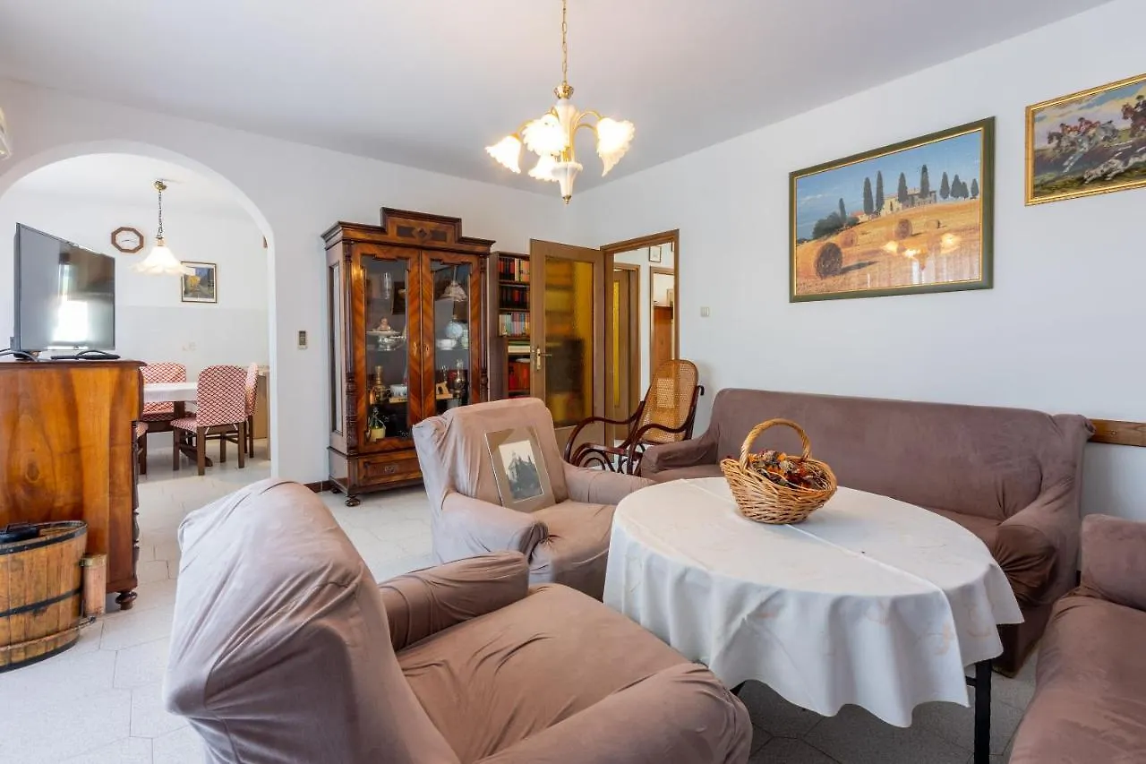 Apartment Vazmica Punat 0*,  Croatia
