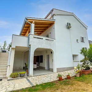 Anton Apartment